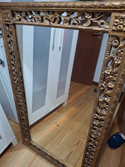 Espelho vintage em madeira dourada