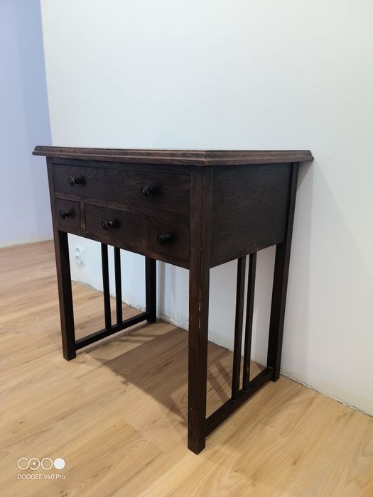 Drewniana komódka stolik