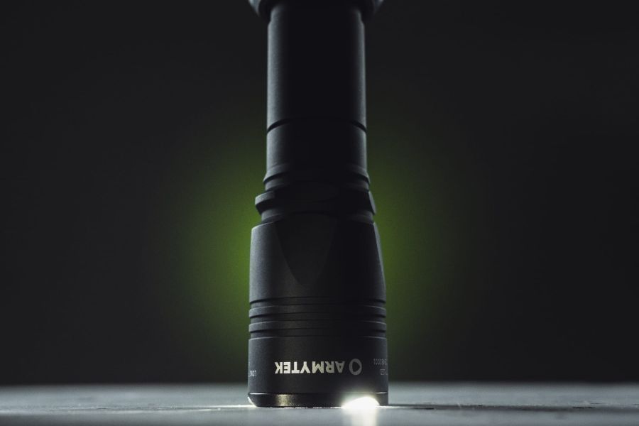 Latarka Armytek Doberman Pro Magnet USB White