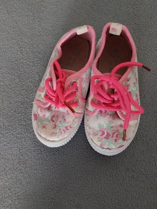 Trampki benetton w rozmiarze 22