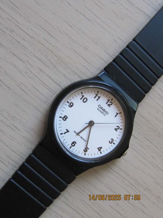 Casio MQn24 zegarek  powystawowy