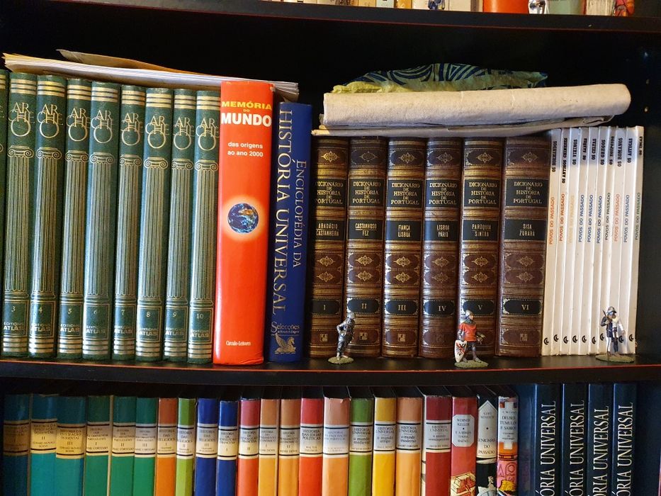 Livros culturais e enciclopédias