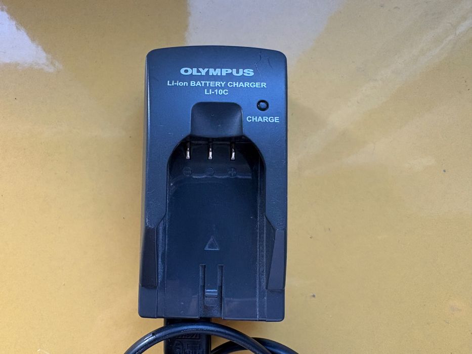 Ładowarka Olympus LI-10C
