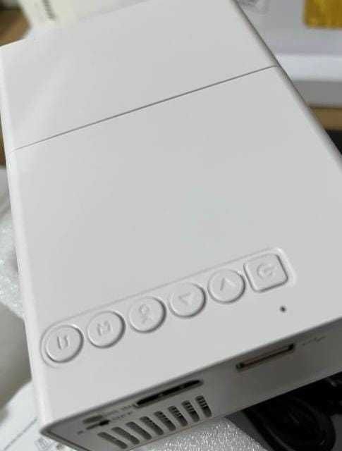 New LED Mini Projector446637858987724802