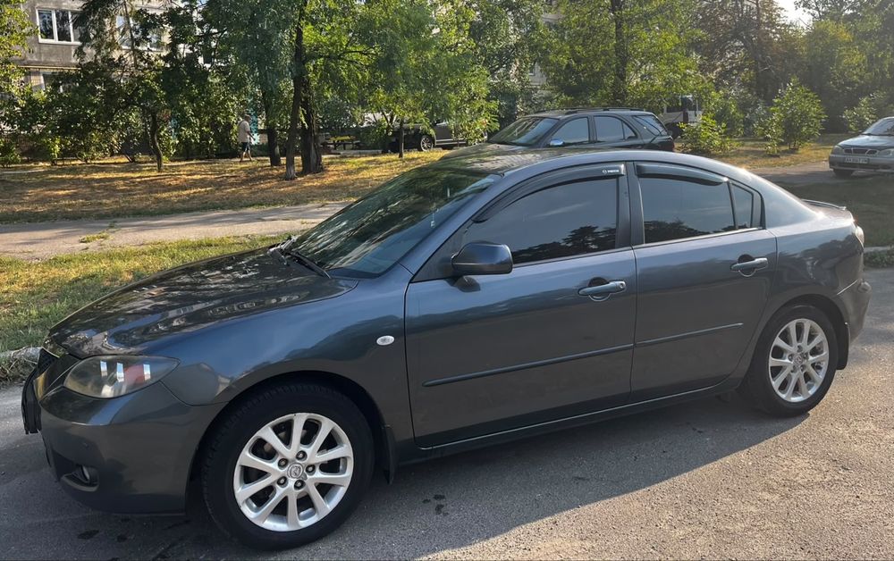 Продам Mazda 3  рік 2008