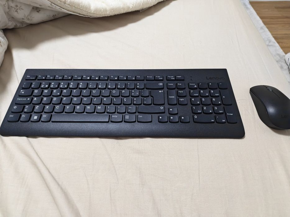 Pc Lenovo Ideacentre AIO 3 27IAF7 novo