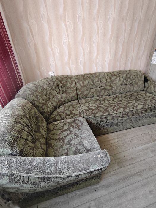 Продам диван угловой