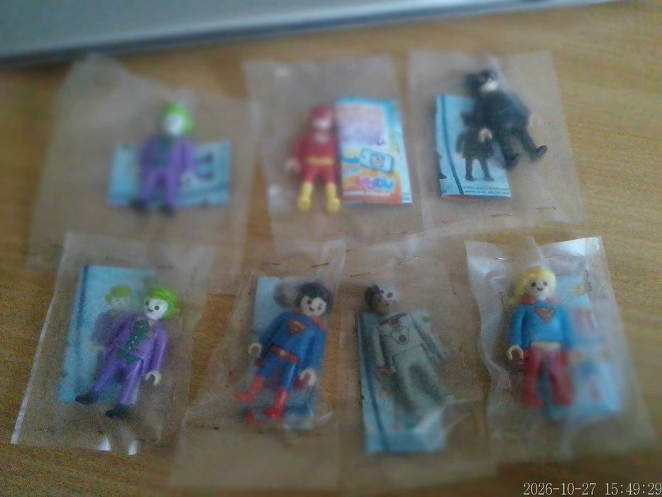 Kinder Surpresa - Figuras DC