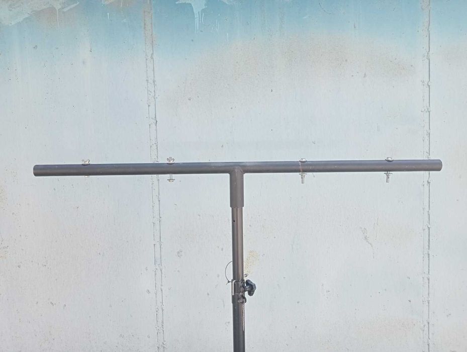 Т-подібне кріплення для світлових приладів