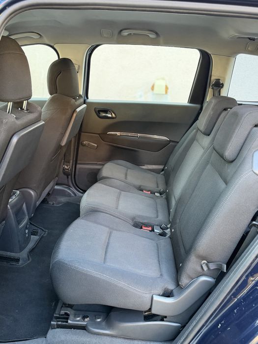 Пежо 5008 - 7 Мість