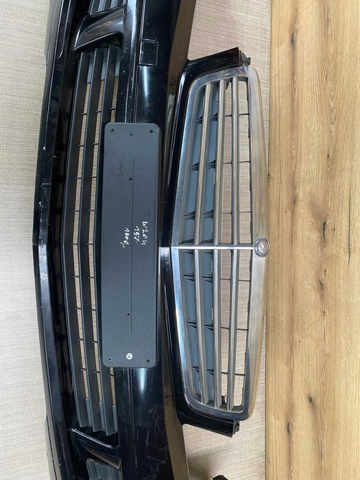 Zderzak przedni Mercedes w204 kolor 197