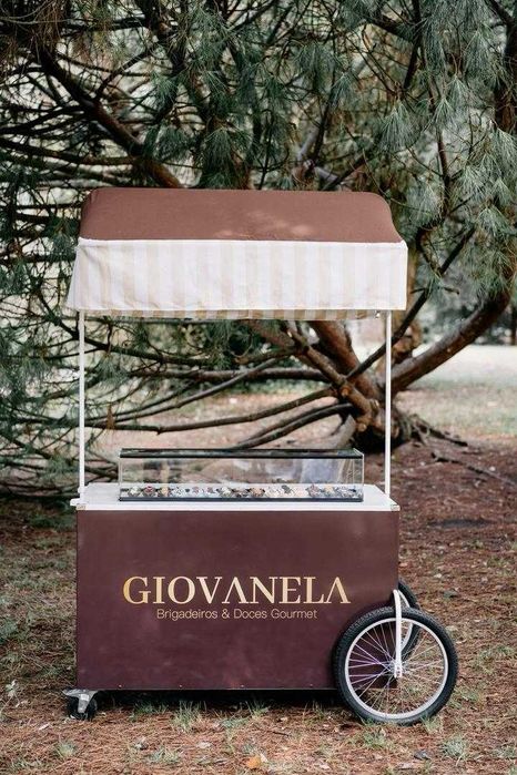 Carrinho para doces c/ vitrine e toldo