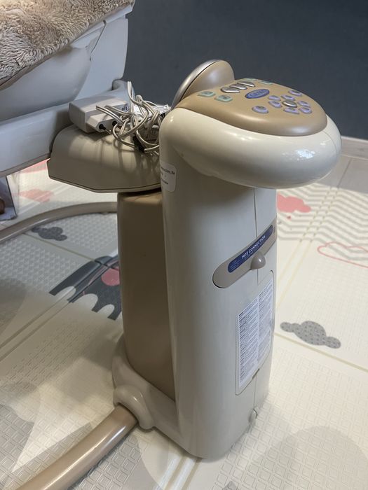 Укачуючий дитячий центр