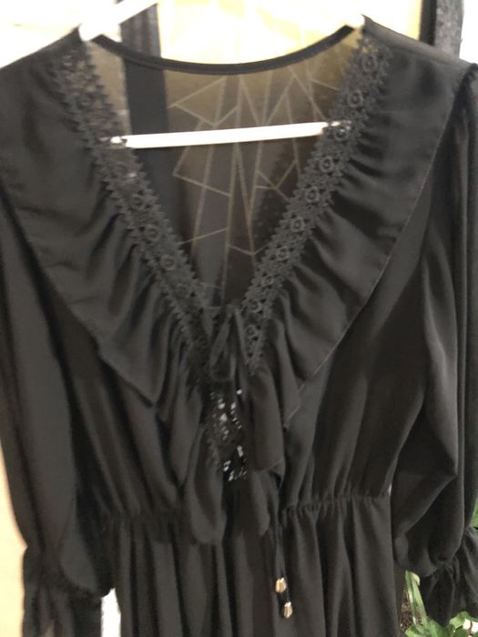 Sukienka elegancka czarna
