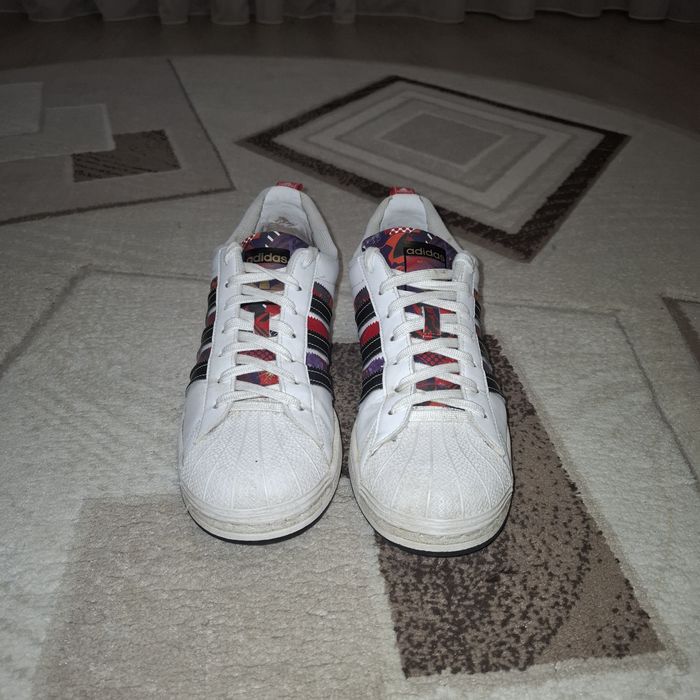 Кросівки Adidas Energy Boost OG чорному кольорі. Стильні та комфортні