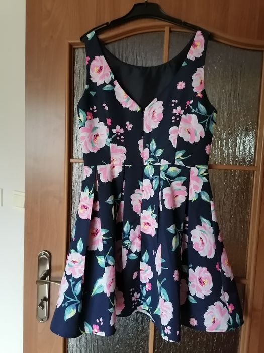 Sukienka granatowa w kwiaty roz M