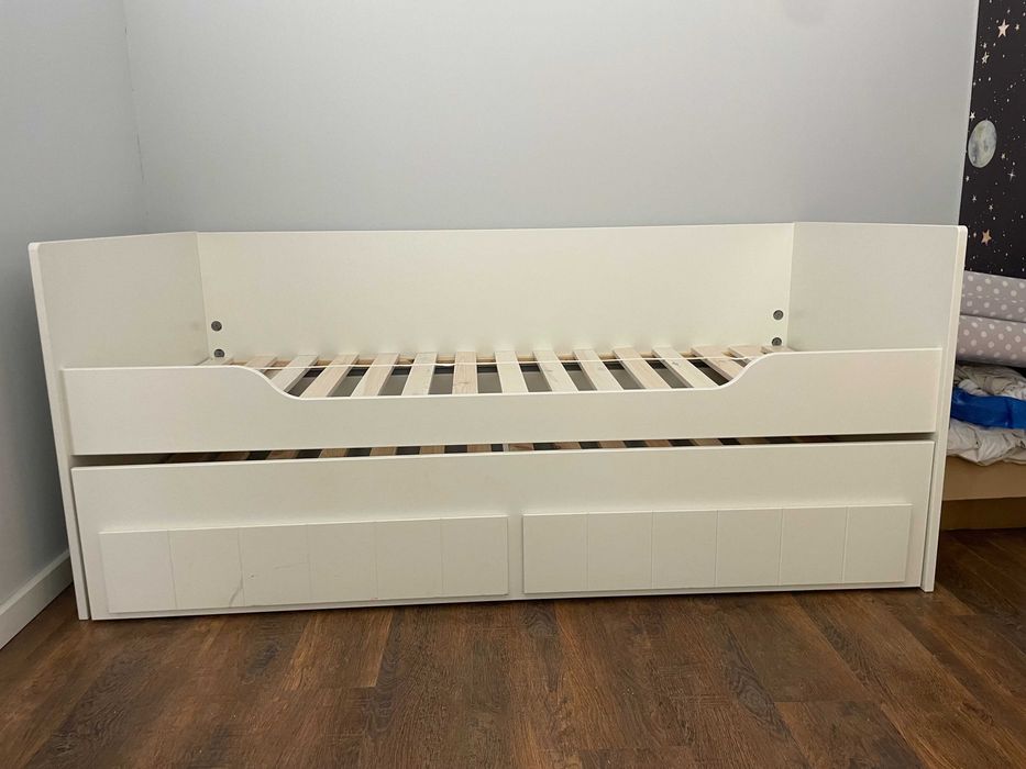 Łóżko zabudowane Calmo białe Pinio 200x90