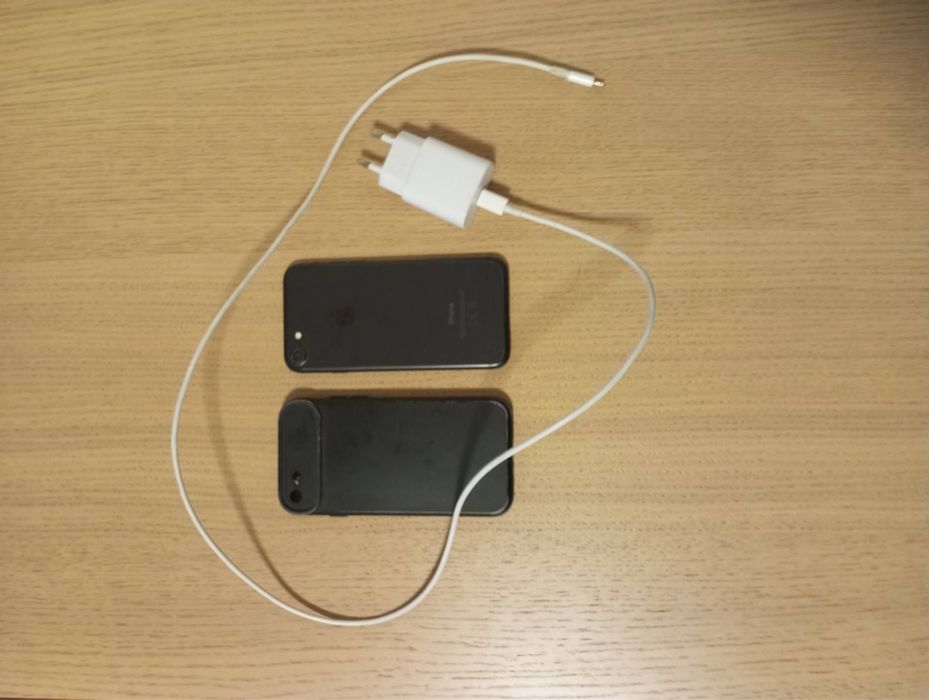 Iphone 7 (32GB) desbloqueado em bom estado + acessórios