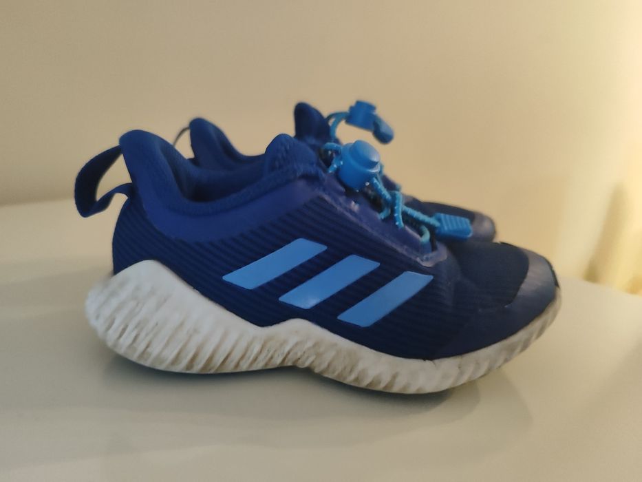 Buty chłopięce sportowe Adidas rozmiar 30