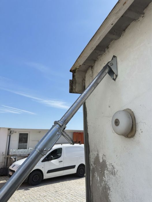 Escora / prumo galvanizado (puxa-empurra) 1700-3000mt base articulada