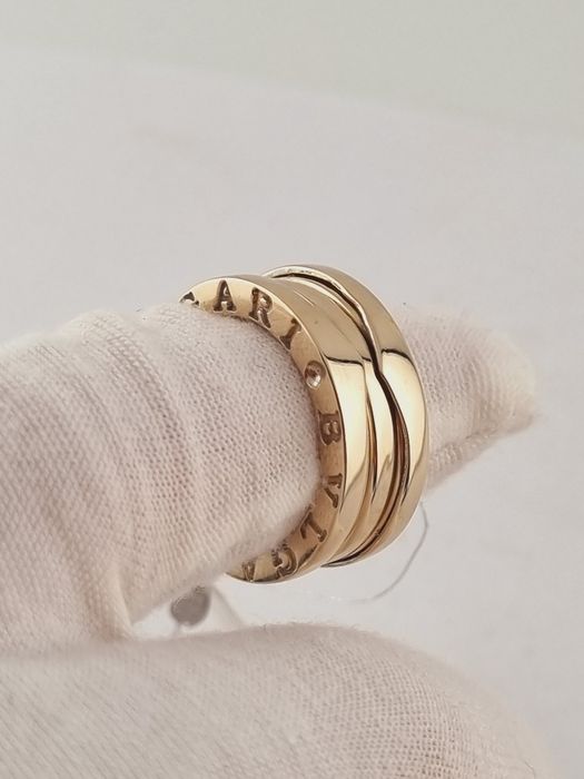 Золотое кольцо bvlgari