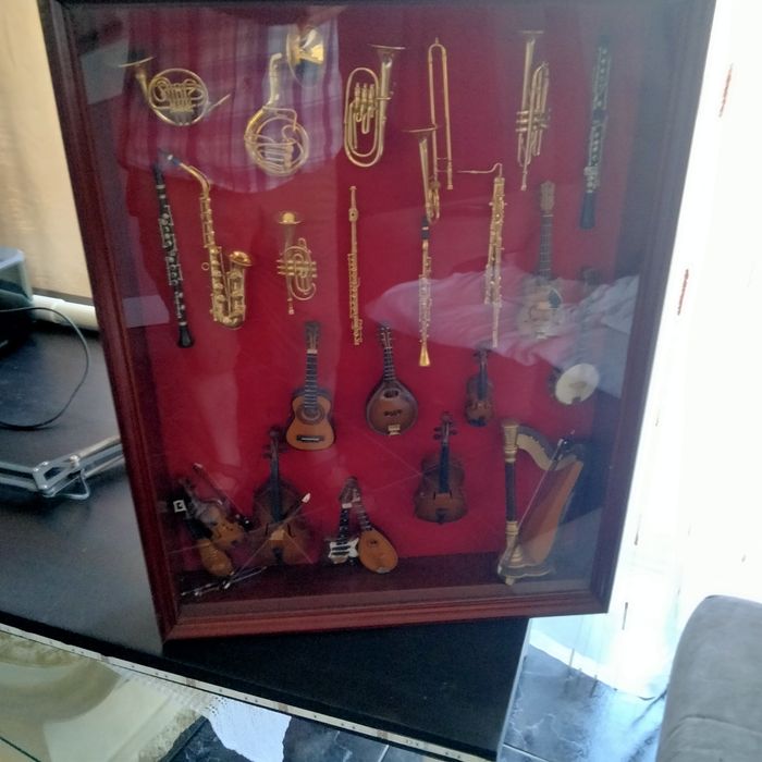 Miniaturas de estrumentos música