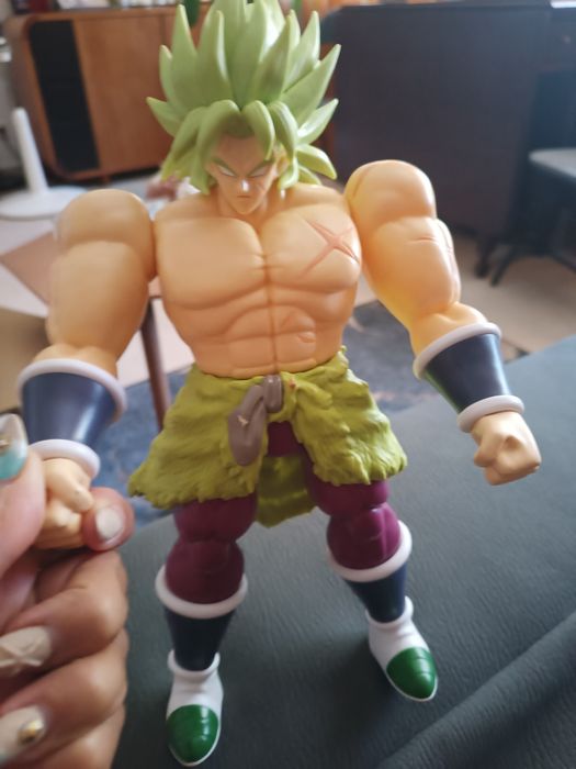 Broly, da série Dragon Ball Super.