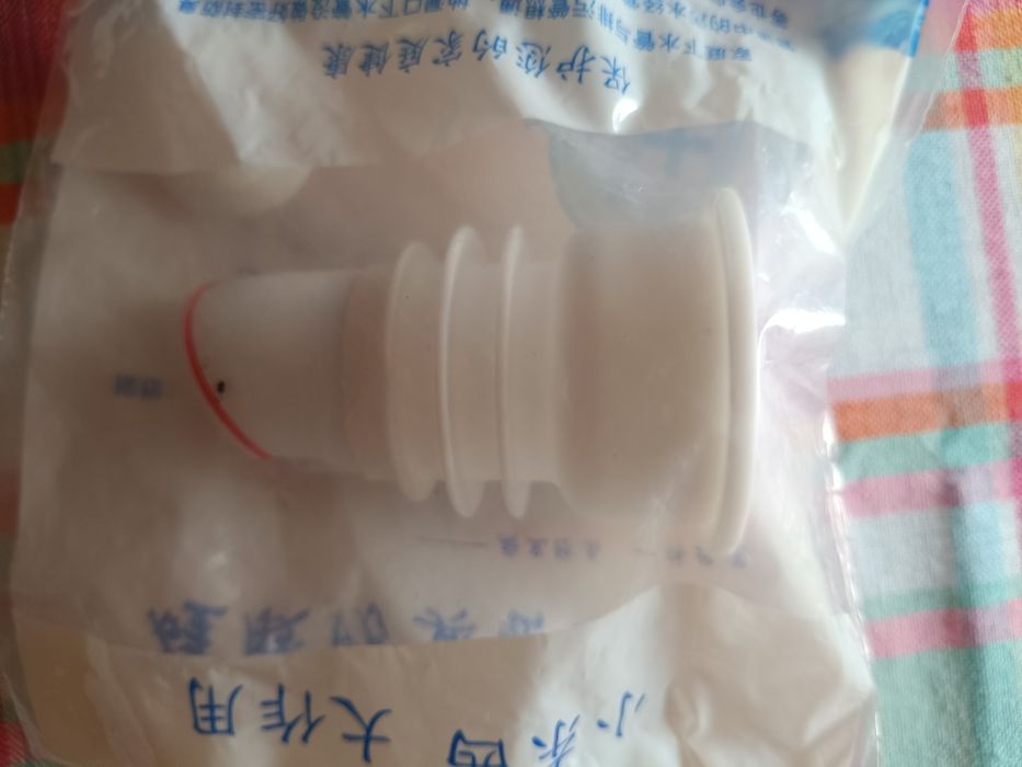 Korek przeciwzapachowy do instalacji hydraulicznej