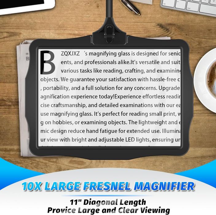 Lupa/szkło powiększajace ze światłem