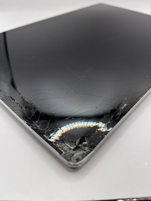 Планшет Microsoft Surface Pro 13