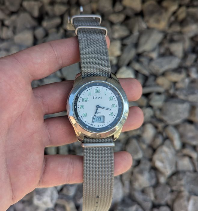 Чоловічий годинник Stauer Atomic Watch