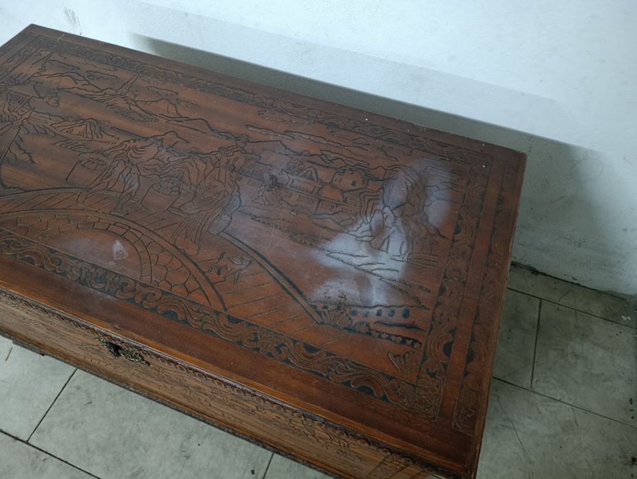 Arca em madeira para arrumação