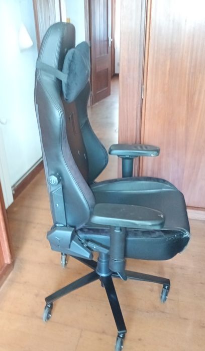 Cadeira escritório ajustável