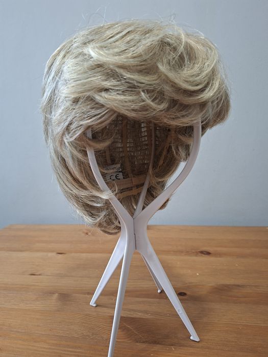 Blond peruka krótka