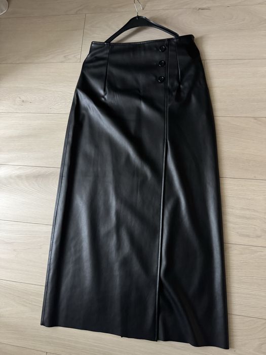 Продам довгу спідницю з екошкіри (Mohito)