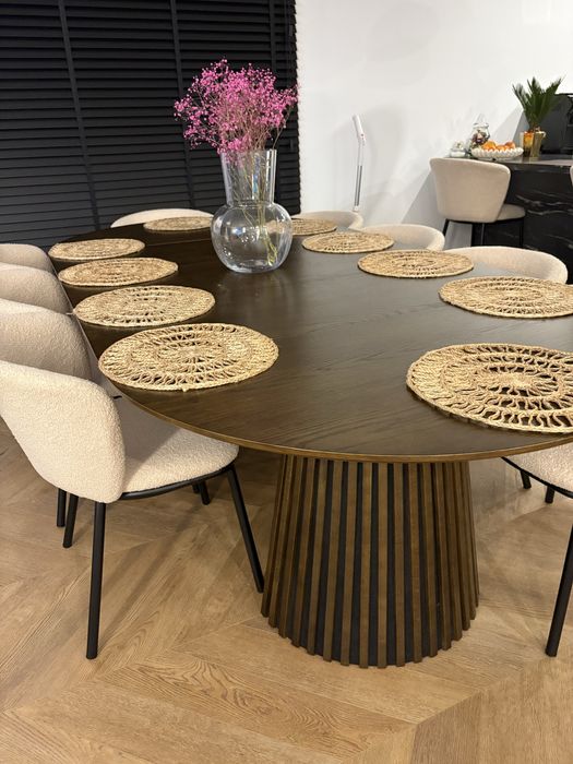 Piękny stół rozkładany