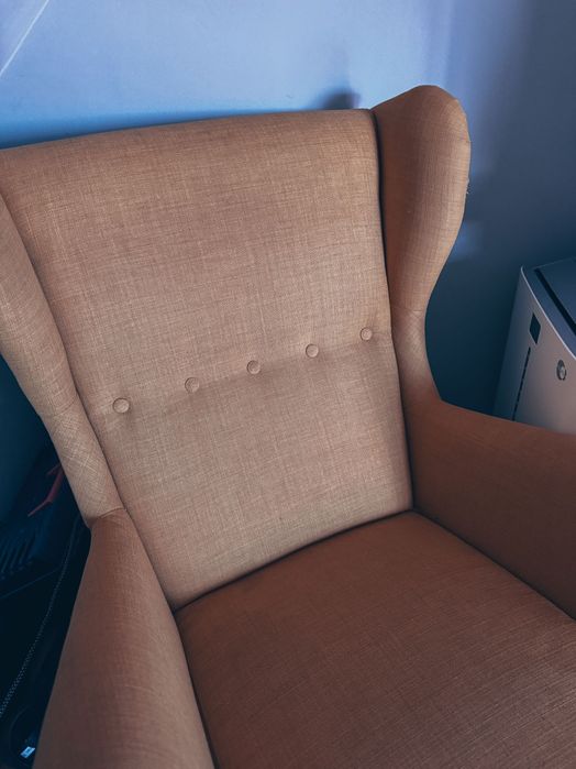 Fotel Ikea musztardowy uszak