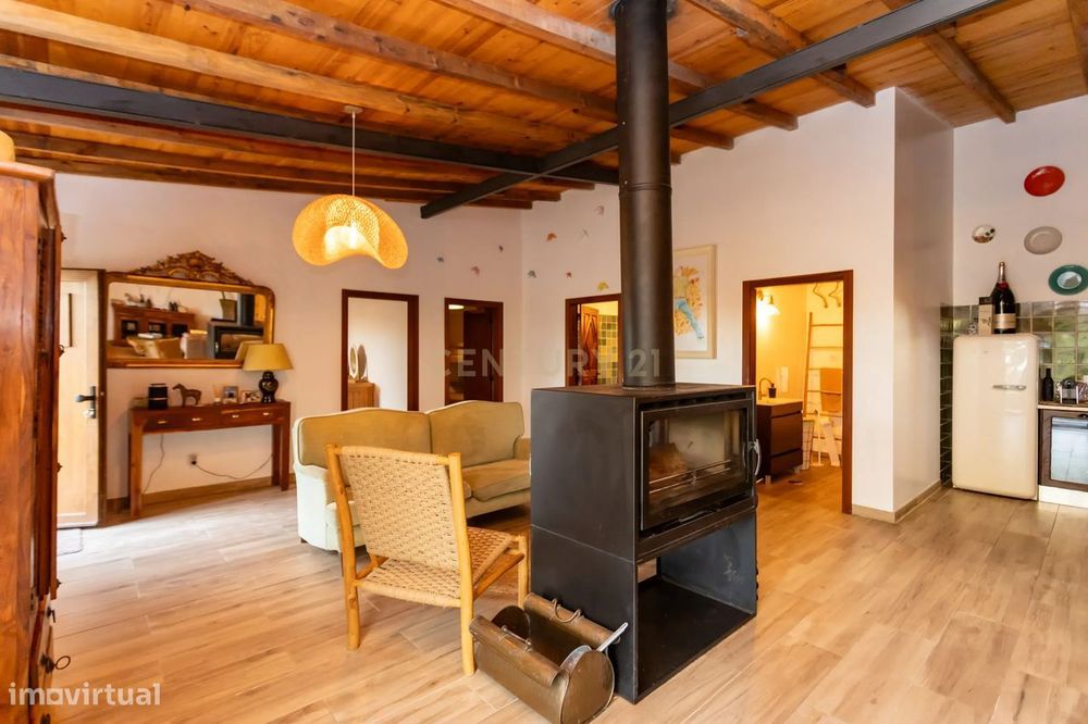 Moradia/Armazém em lote de 10280m2 em Alcochete