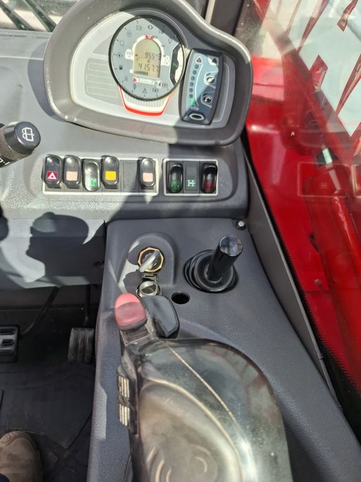 Manitou telescópico MT625 com matrícula