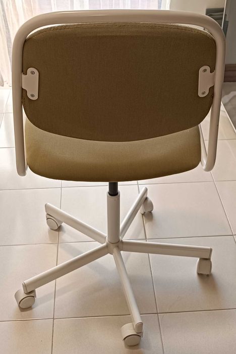 Cadeira giratória Ikea ÖRFJÄLL verde em ótimo estado