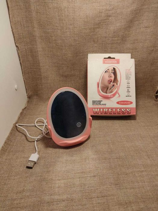 Дзеркало для макіяжу з бездротовою зарядкою