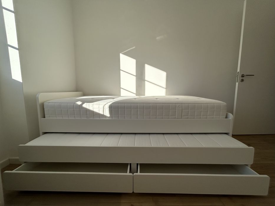 Cama SLAKT  IKEA com 2 gavetas e cama gavetão  90 x 200 cm