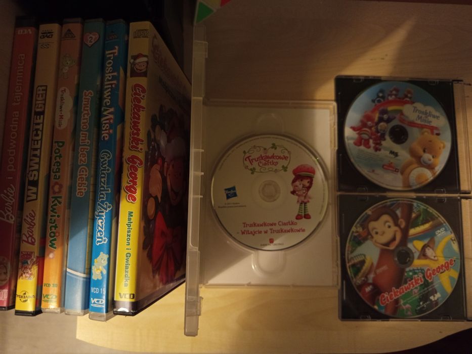 Płyty dvd Minionki Barbie inne