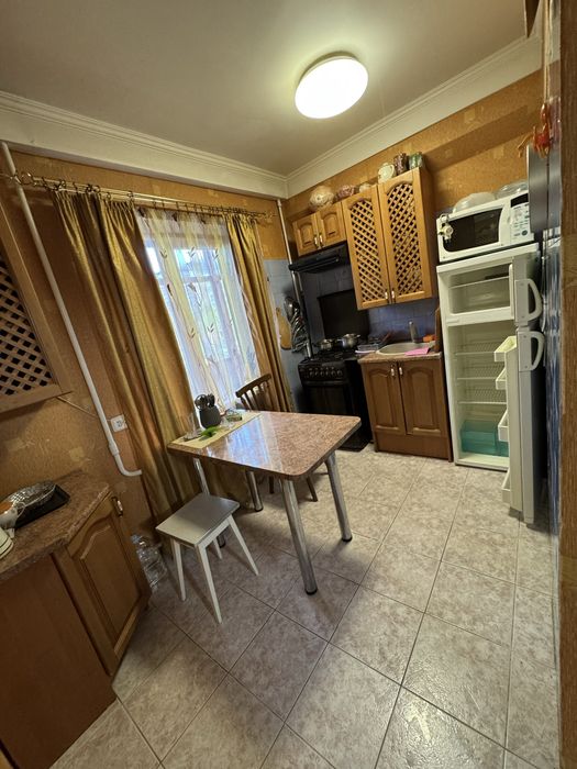 Чернігівська  2-к Лісовий проспект 6