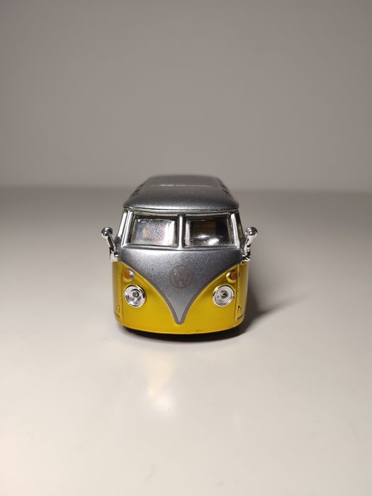 Volkswagen Van Samba Burago