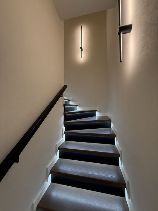 Продам кутовий котедж, в центральній частині міста.