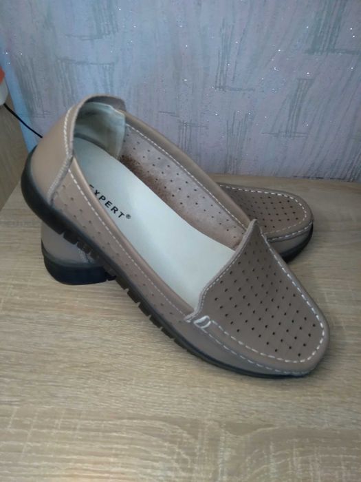 Мокасини/туфлі жіночі з перфорацією 37 розмір