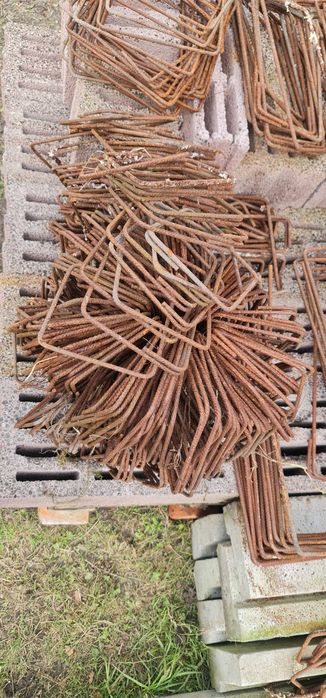 Strzemiona zbrojeniowe