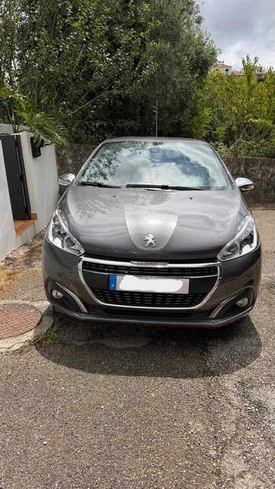 Peugeot 208 Signature 2019