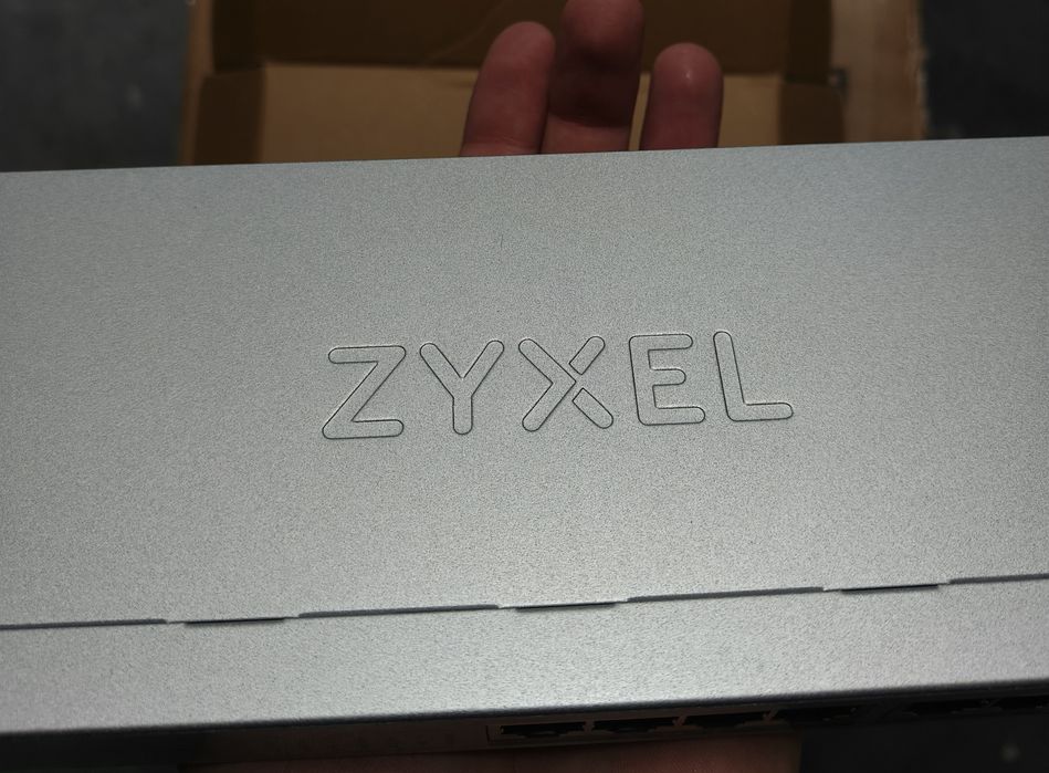 Zyxel switch 8 portów GS1008HP
